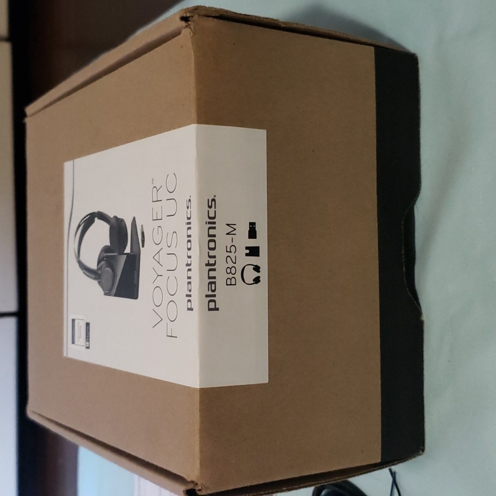 Plantronics Wireless Voyager Focus UC B825-M Headset
